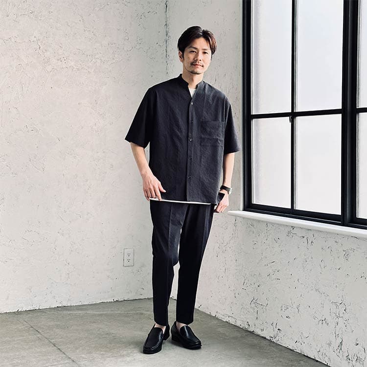 爽やかなネイビーカラーコーデでこなれ感溢れる休日スタイルを楽しもう♪