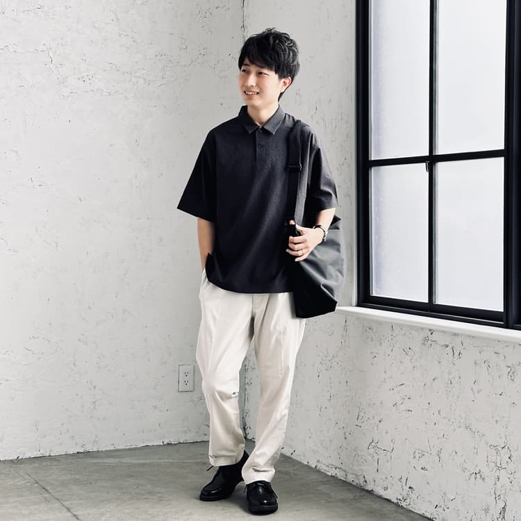 モノトーンでクールに！20～30代のポロシャツコーデ