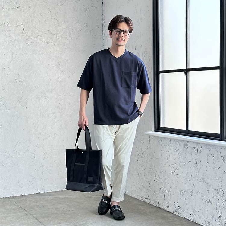 メンズの夏コーデはネイビーで知的な印象に