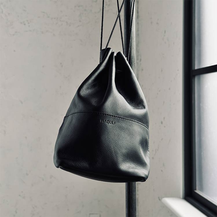 レザーミニ巾着バッグ