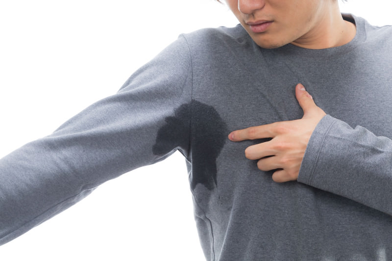 汗が目立たない洋服のカラー