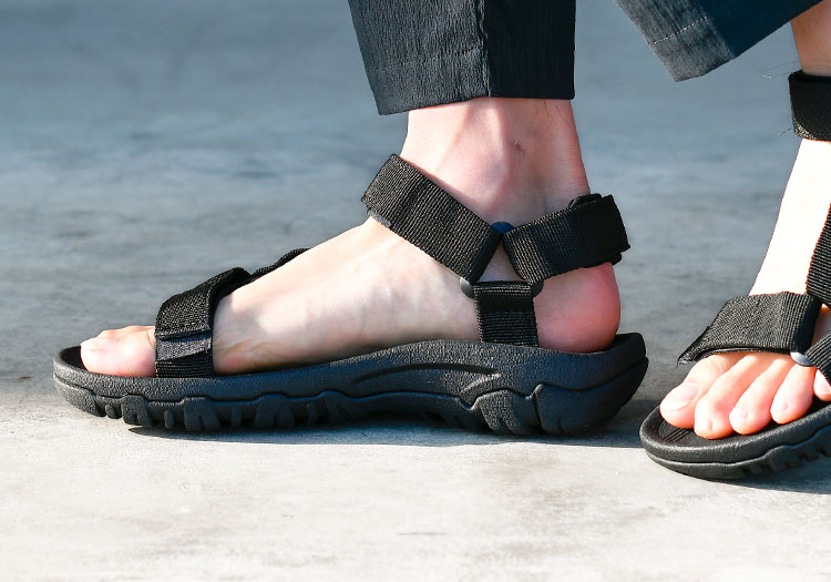 メンズコーデにおすすめのスポーツサンダル
