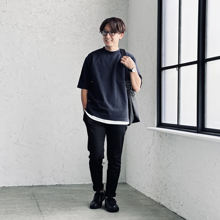 夏のTシャツコーデを大人っぽく着るならコレ。