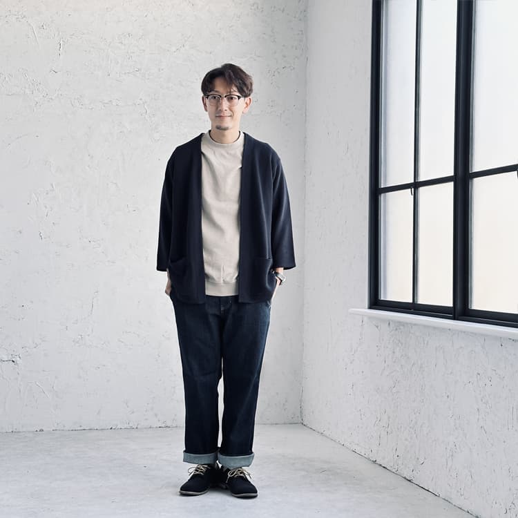 重ね着でおしゃれ見えするデニムコーデ