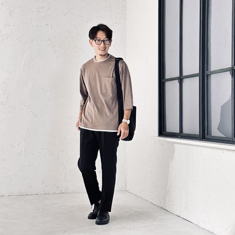 レイヤードトップスで簡単おしゃれ！30代のデート服