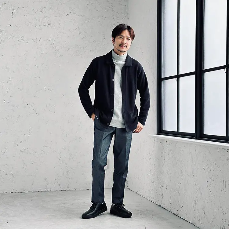 ネイビーカーディガンのメンズコーデを徹底紹介！選び方から着こなし方