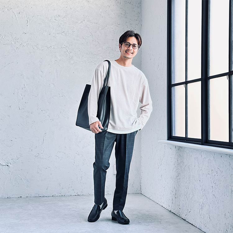 グレージュカラーを使ったメンズコーデ