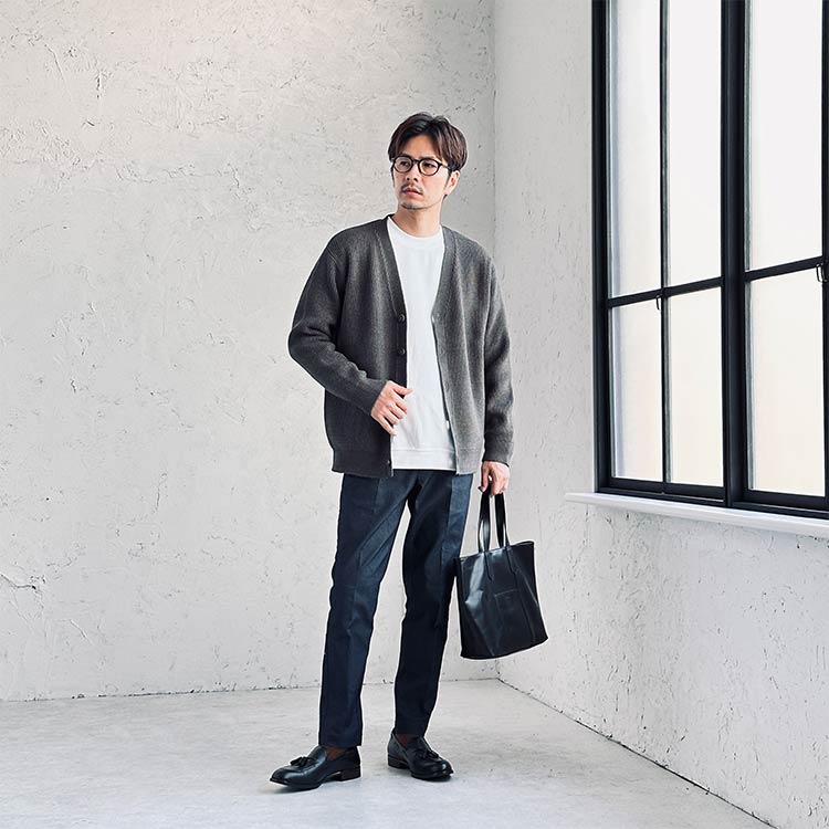 薄いデニムのアイテムを使ったメンズコーデ