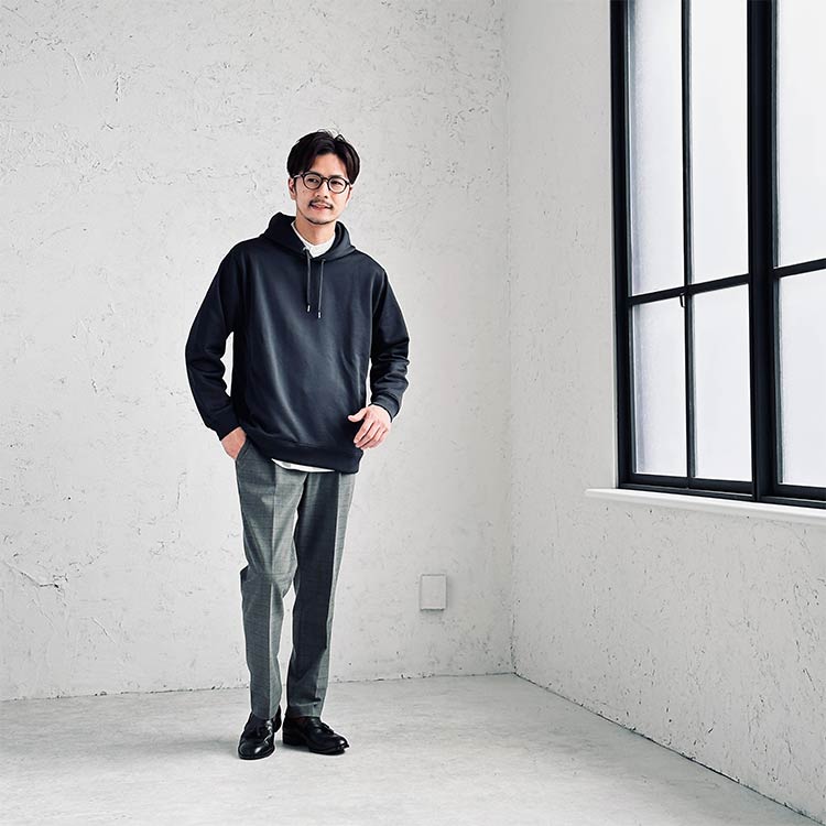 コーデの見本に！ネイビーパーカーのメンズコーデ12選