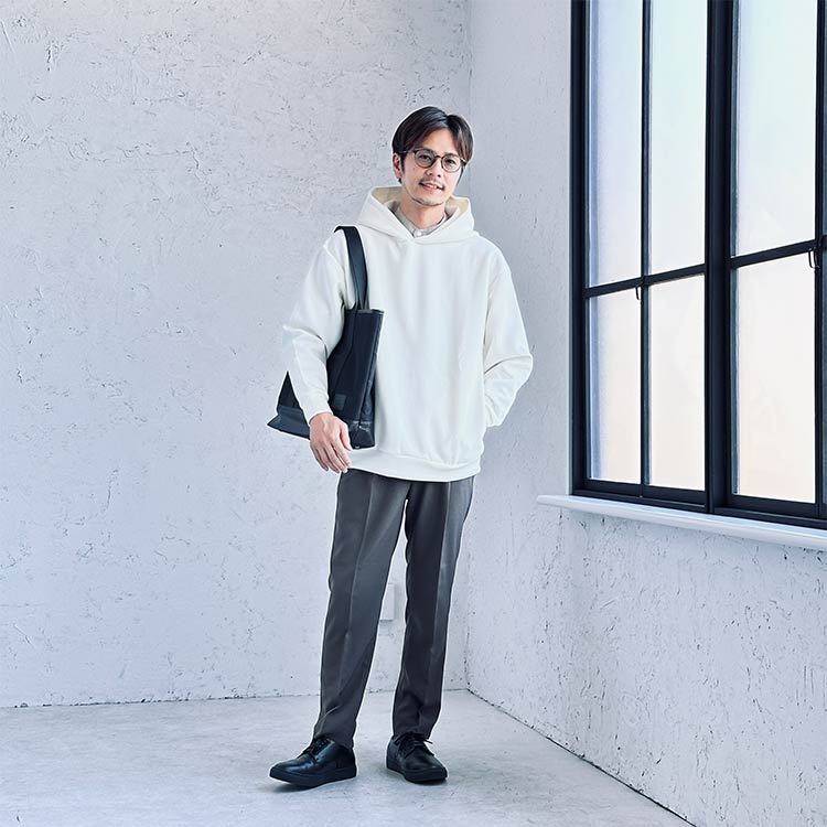 オシャレ度がアップする白パーカーコーデ7