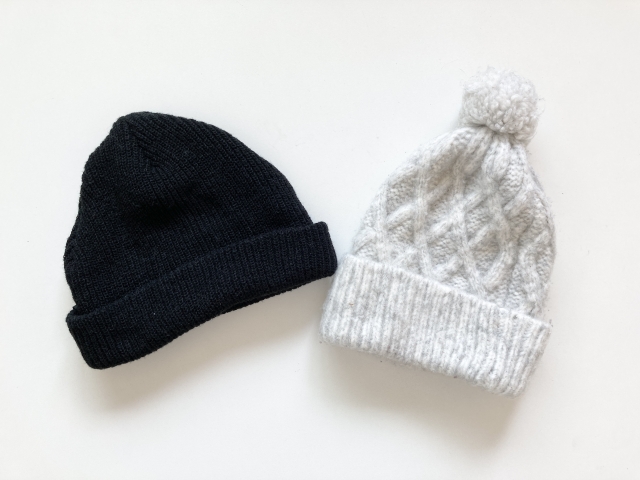 二種類の素材が異なるニット帽