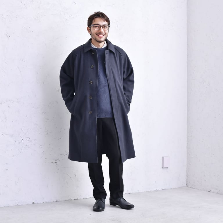 クールな大人のデート服・ネイビーコート編