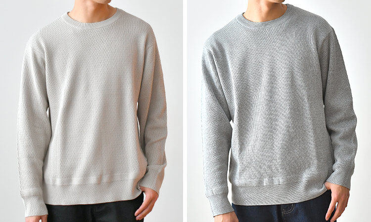 アイボリーとグレーの似た色味の組み合わせ