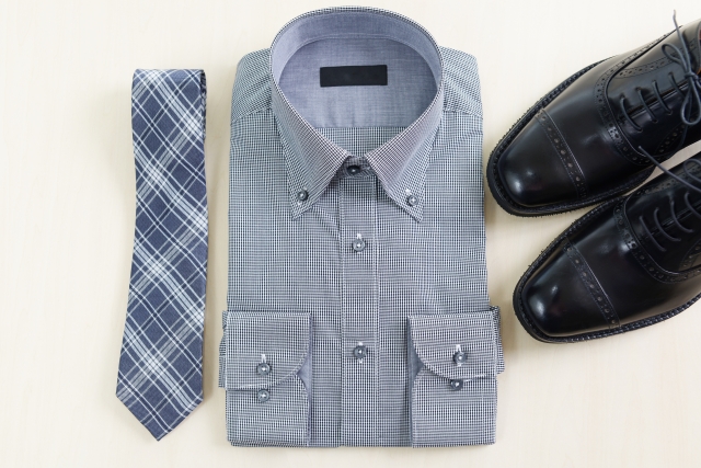 シャツと革靴とネクタイ