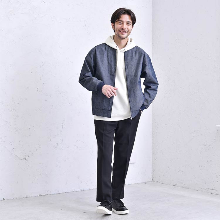白パーカーを使ったメンズコーデ