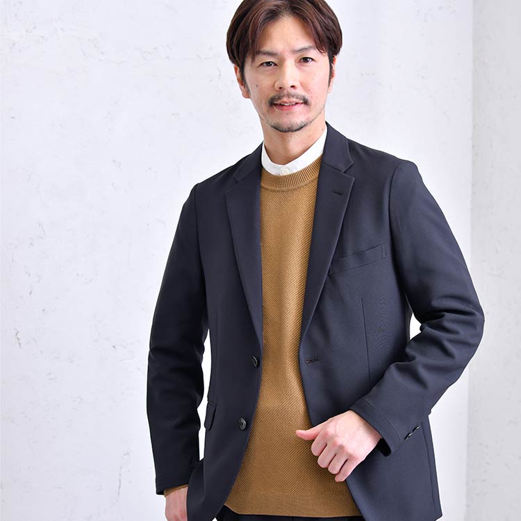 大人のテーラードジャケット