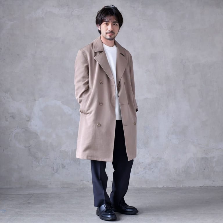 春らしいトレンチコートを主役にした、リラックスコーデ。