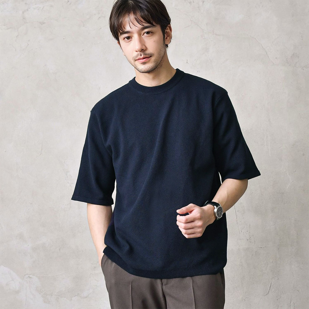 筋肉質なメンズにおすすめのオフィカジトップス