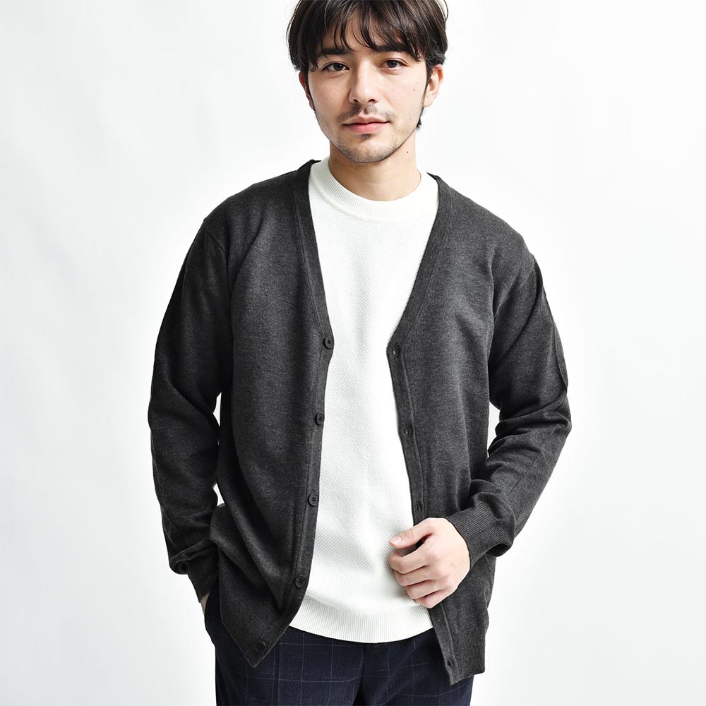 グレーを使ったメンズコーデ