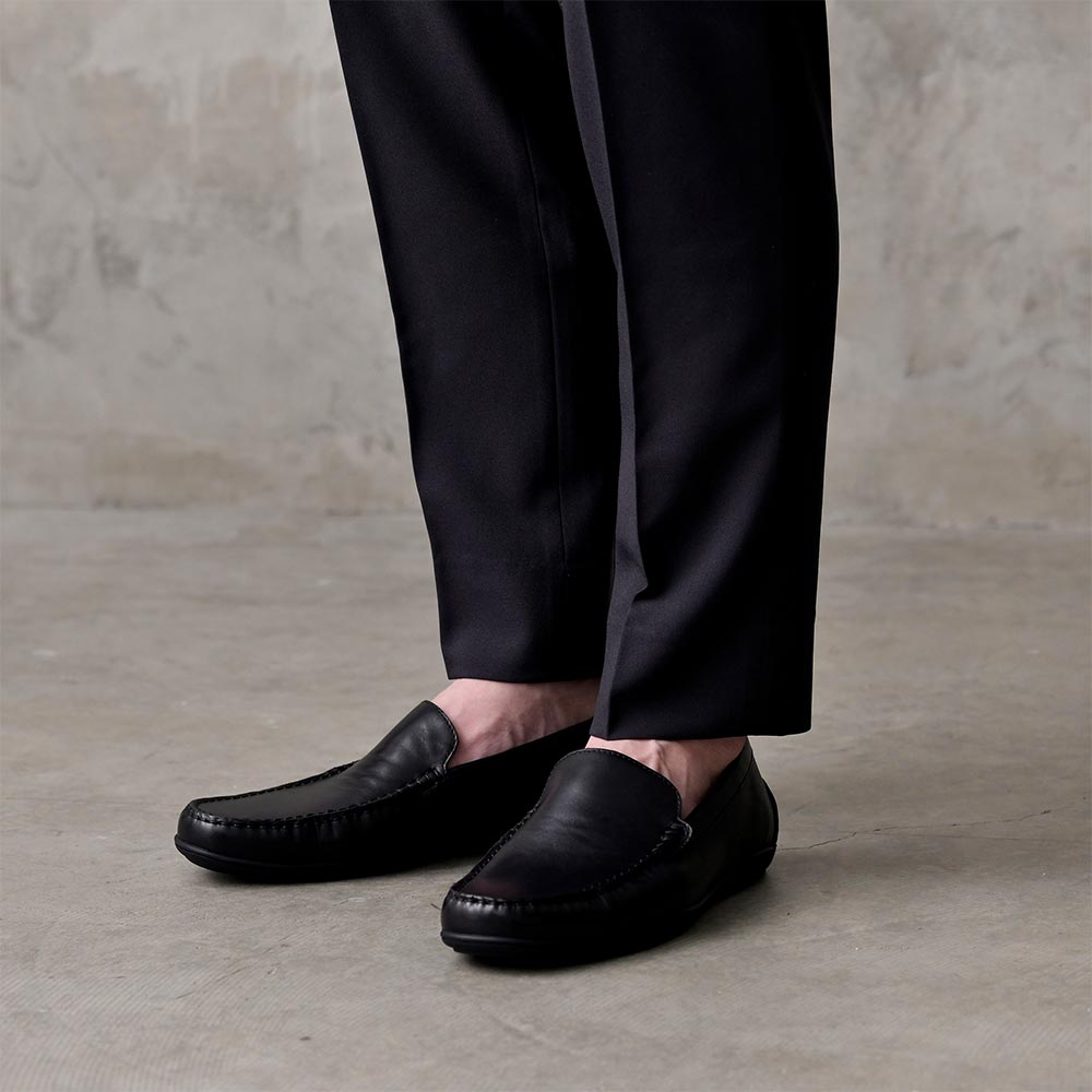 ローファーで上品に