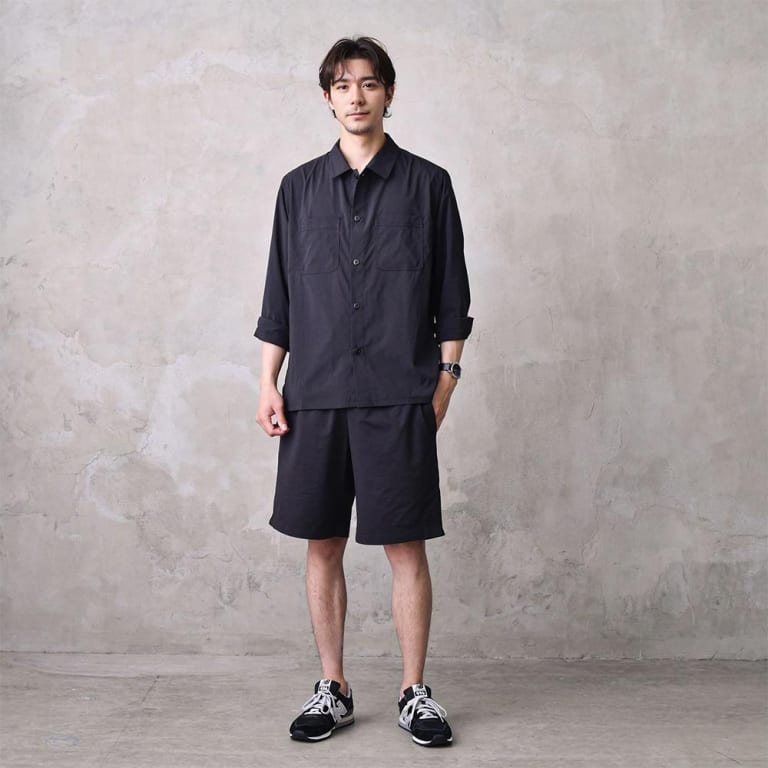 オールブラックコーデで男らしさ満点