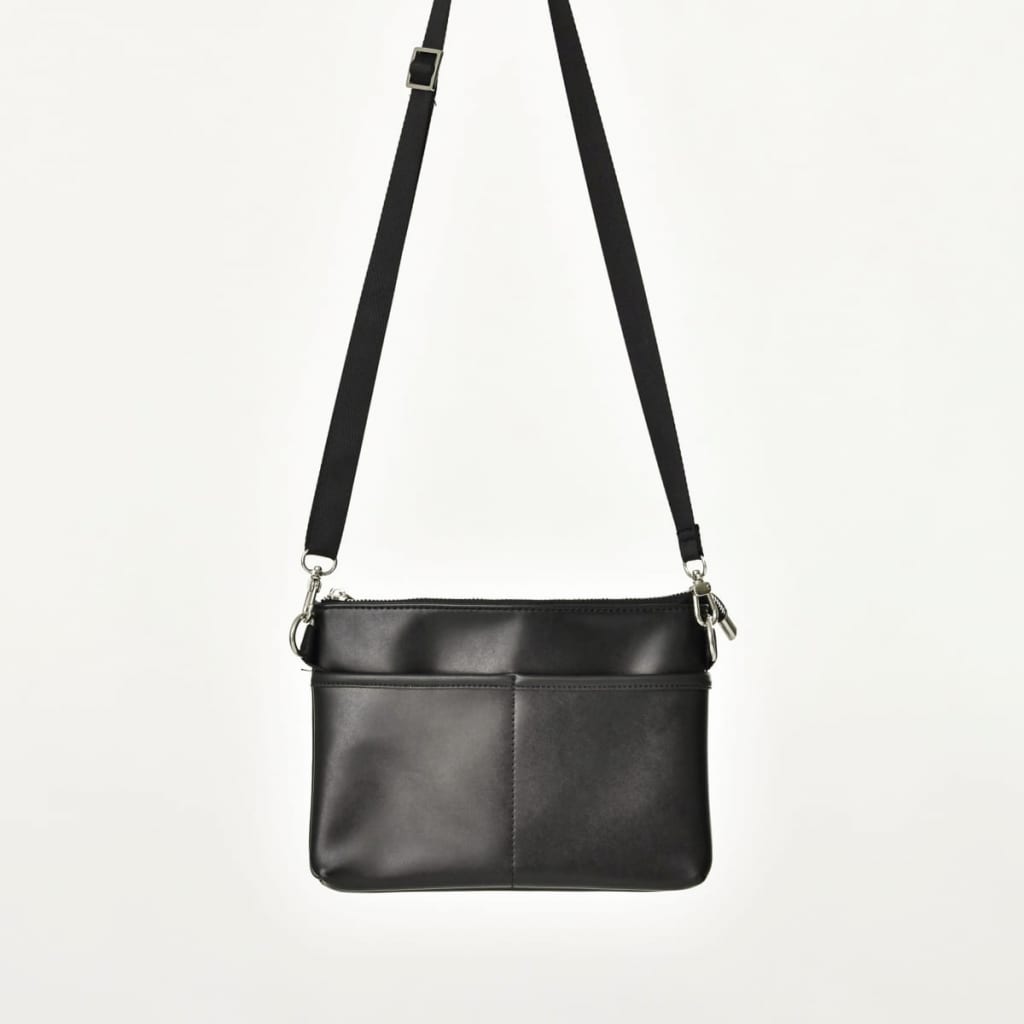 50代メンズにおすすめ!永遠の定番ネイビーパンツで作る洗練されたコーデ