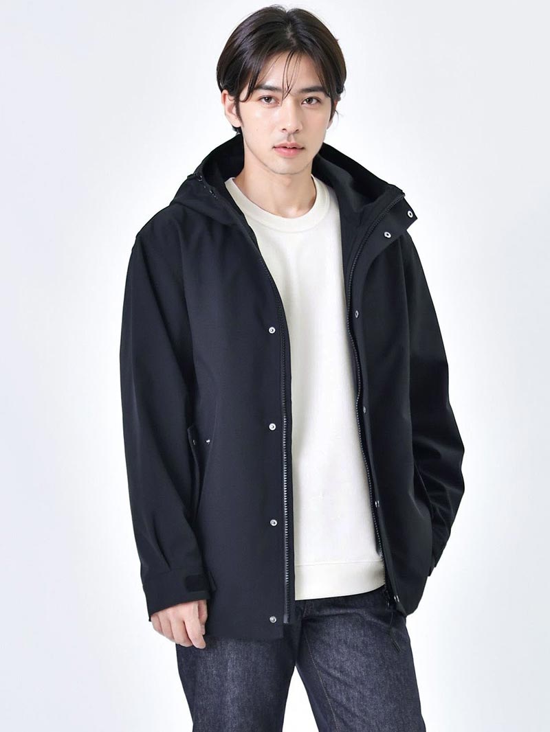 黒パーカーコーデ 50代 メンズ