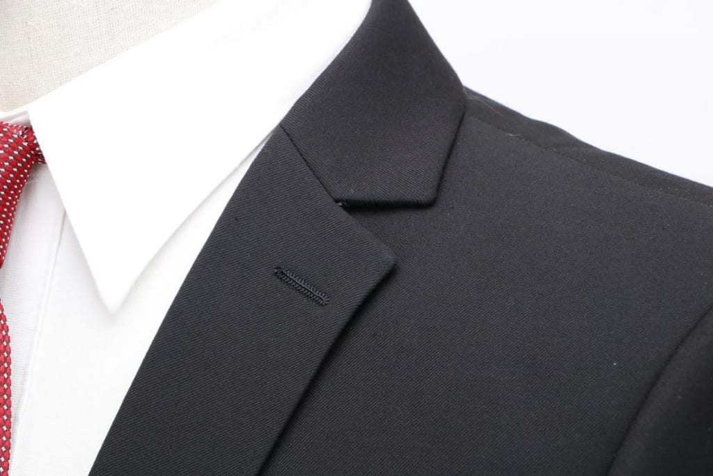 10月のオフィスカジュアル、この秋は大人の洗練コーデで差をつける