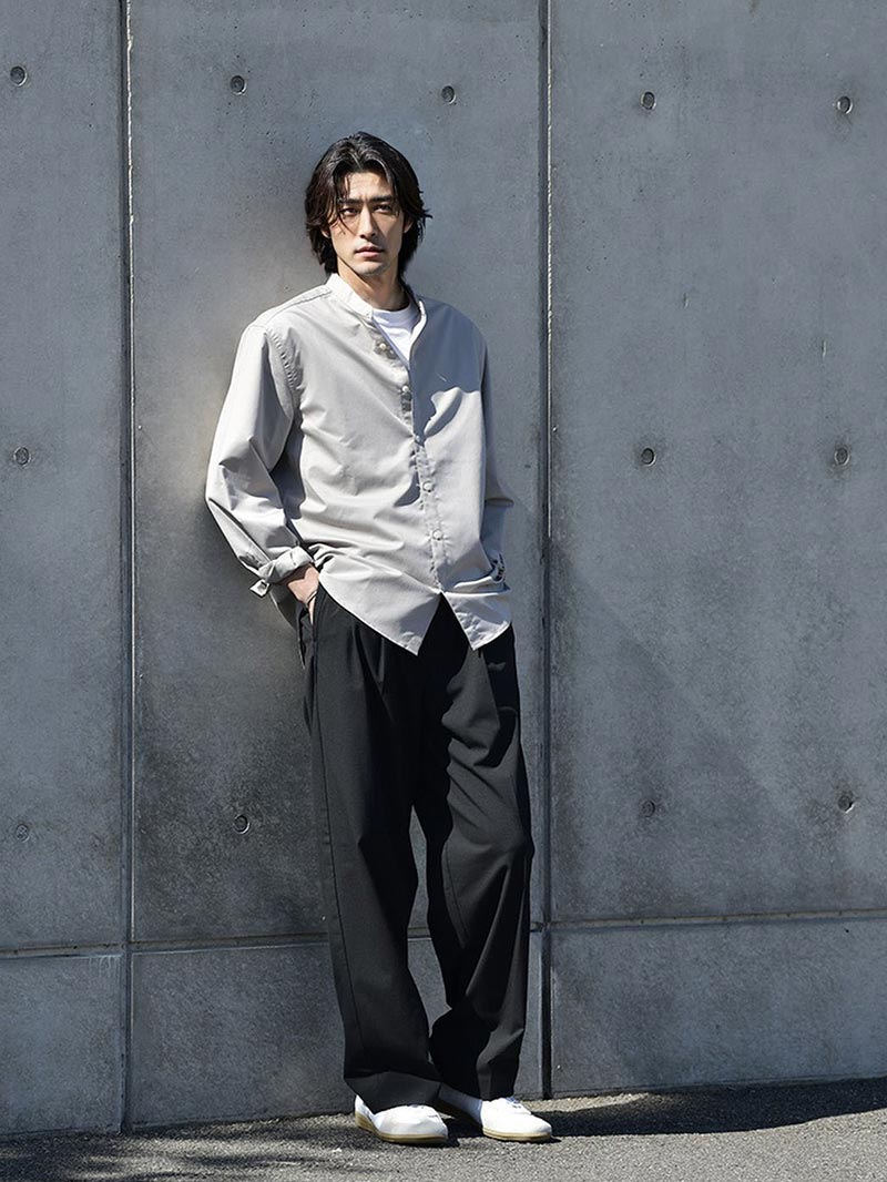 メンズにおすすめの白シャツインナーコーデ