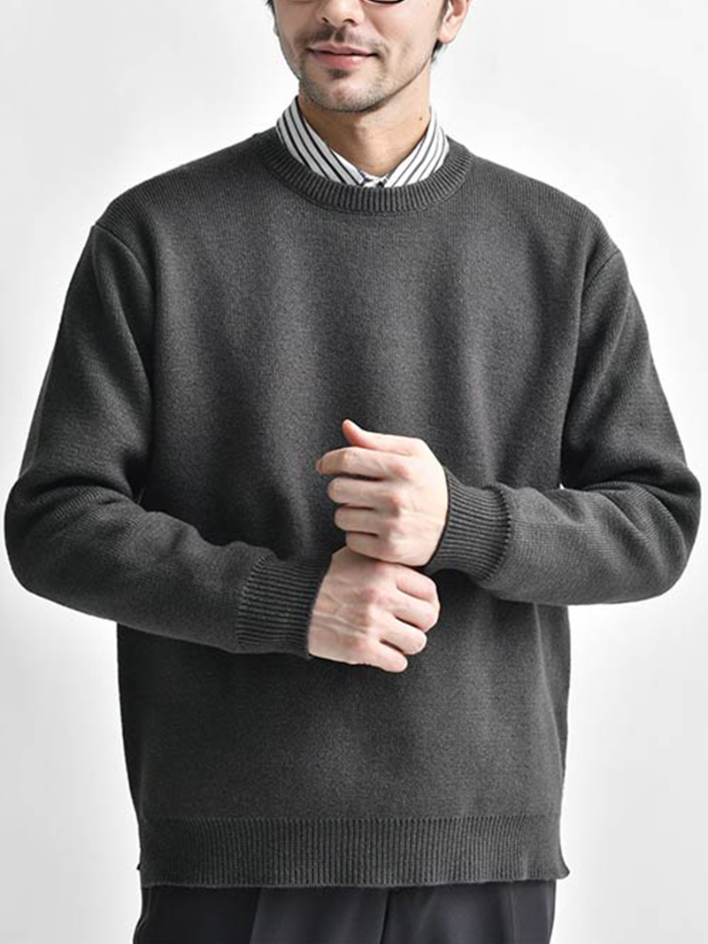 グレーニットを使ったメンズコーデ