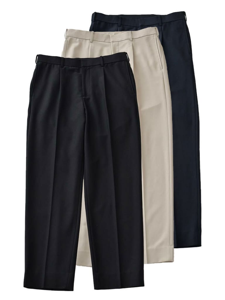 テーパードパンツ