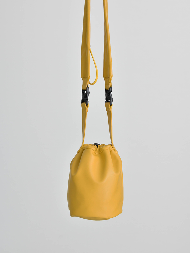 60代メンズにおすすめのショルダーバッグコーデ