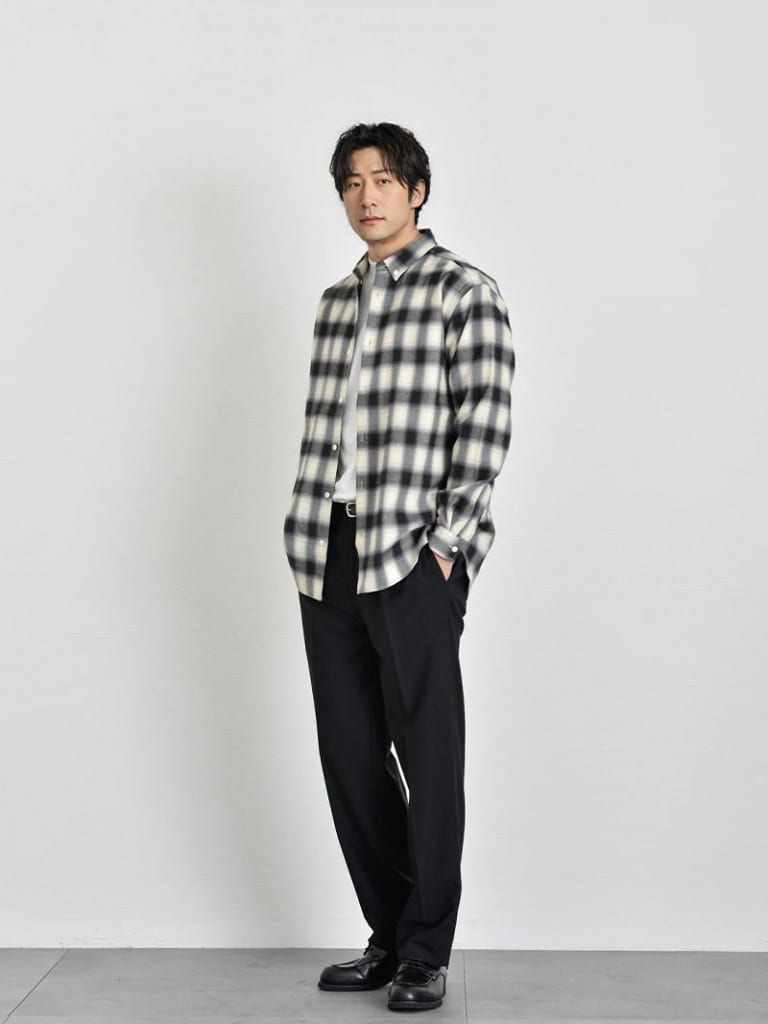 チェックシャツの大人メンズコーデ