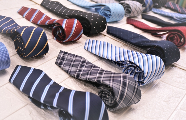 いくつかのネクタイの色