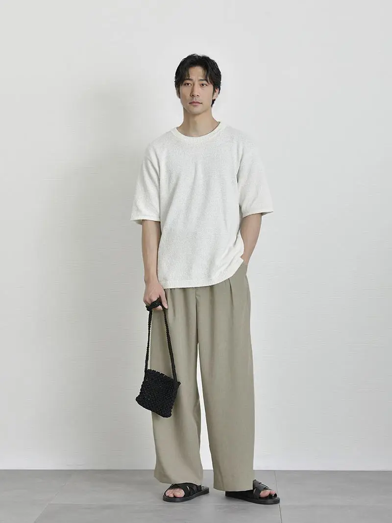 汗をかきやすい夏でも爽やかに！気温35度のメンズの服装 - AUEN