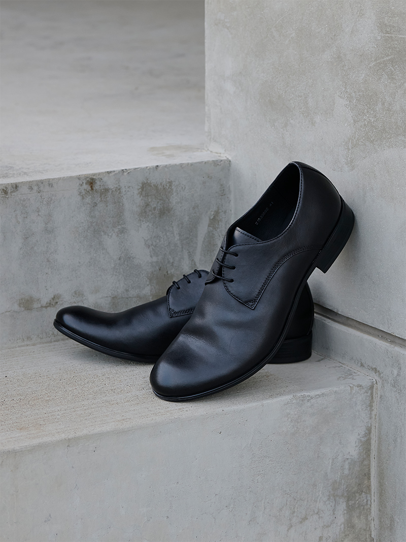 whoop'-de-doo'プレーントゥレザーシューズ