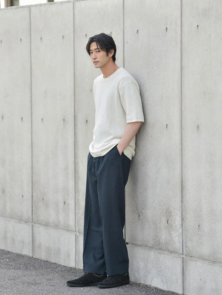 白トップスの爽やかコーデ