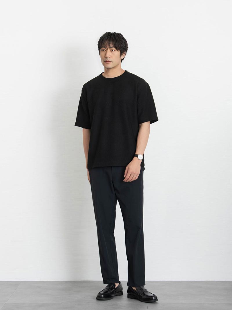 夏に合うメンズ向け黒アイテムコーデ