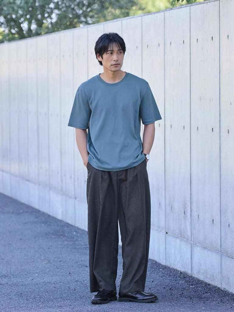 エレガントさのある革靴コーデ