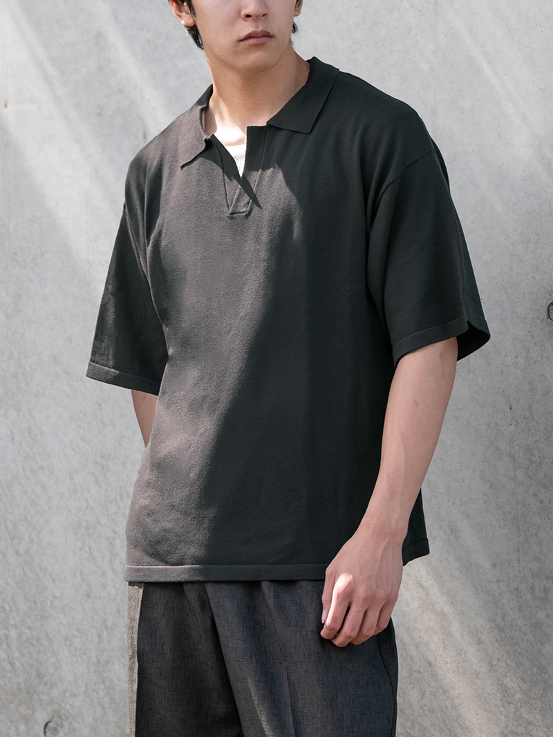 クールビズにおすすめのニットポロシャツ