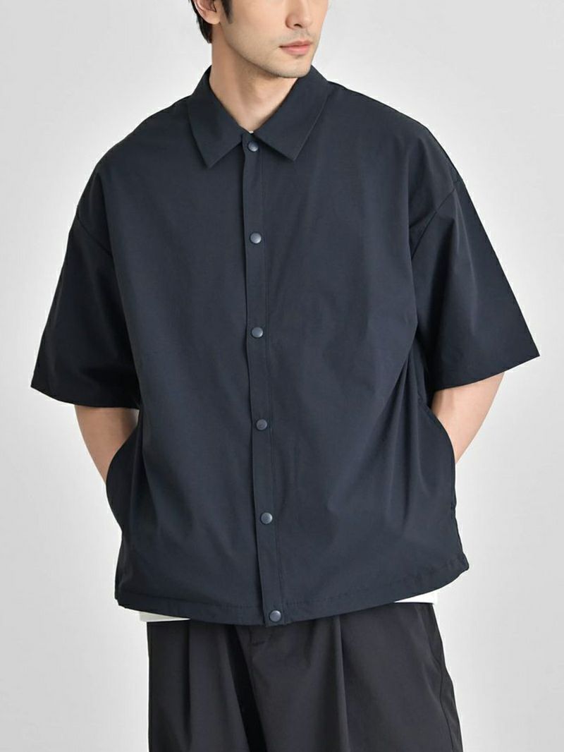 白パンツ × ネイビーのアイテム