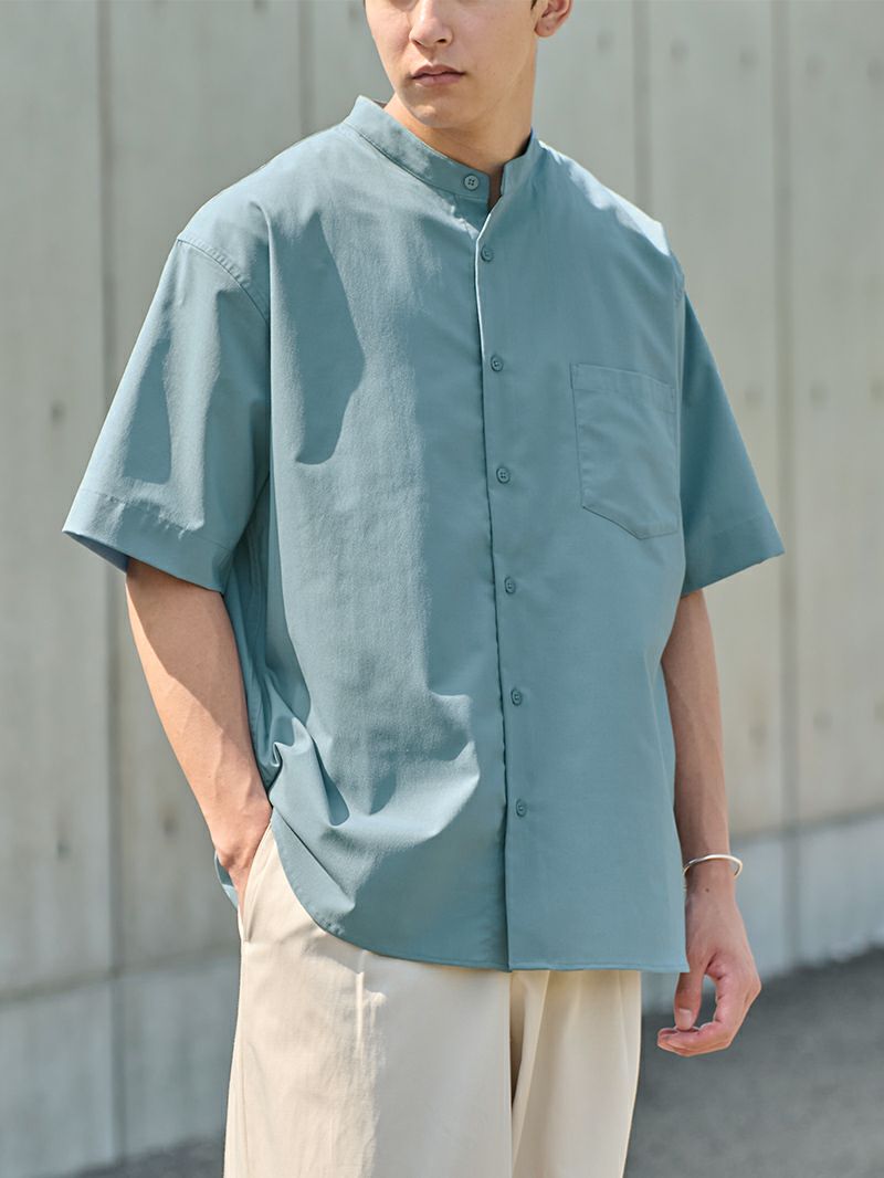 白パンツ × ブルーのアイテム