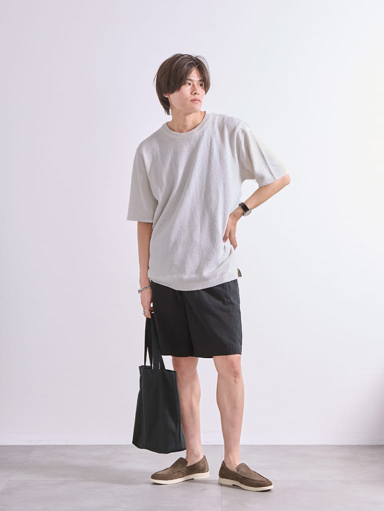 透け感ニットの夏上品