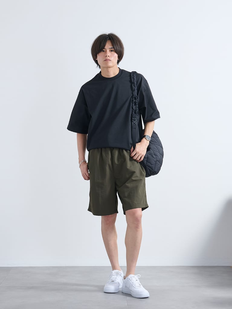 ブラックTで作る夏のアクティブコーデ