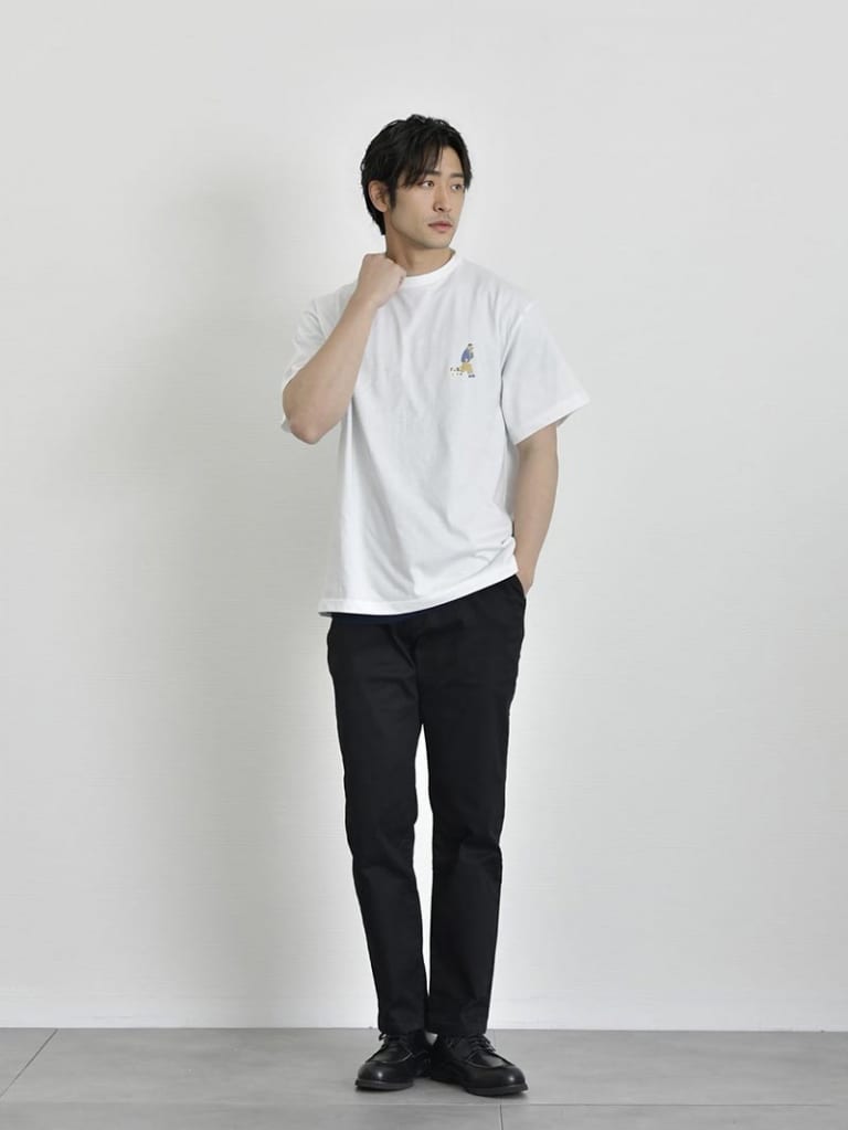 小さな遊びのある夏服