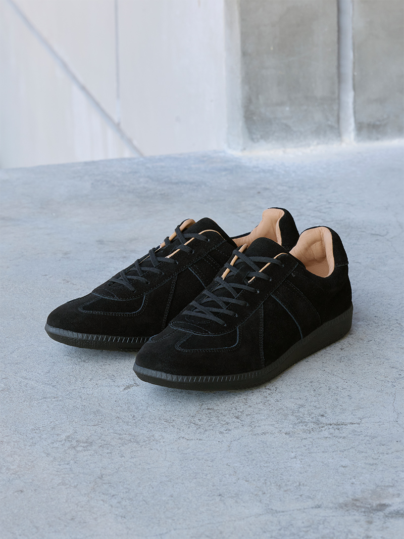 スウェードレザースニーカー