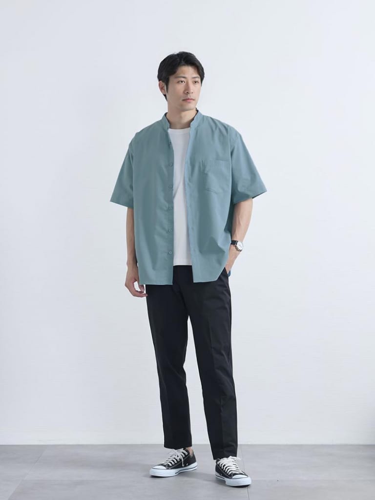 おしゃれで使いやすいブルーシャツコーデ