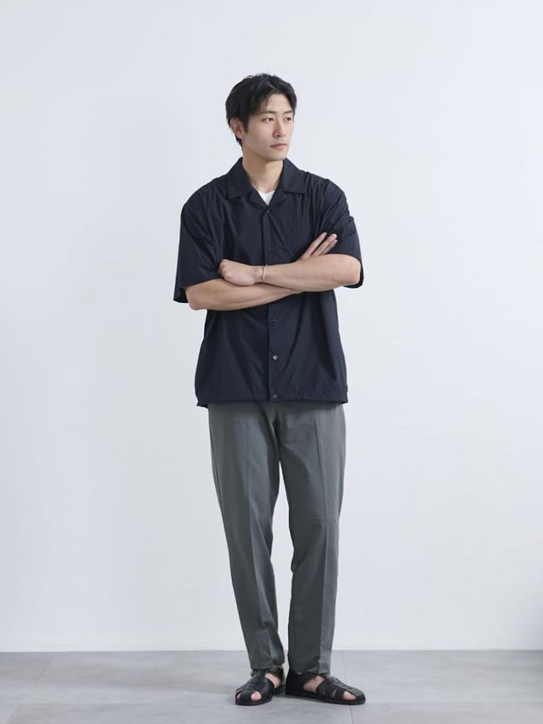 キレイめ×アクティブのミックススタイル