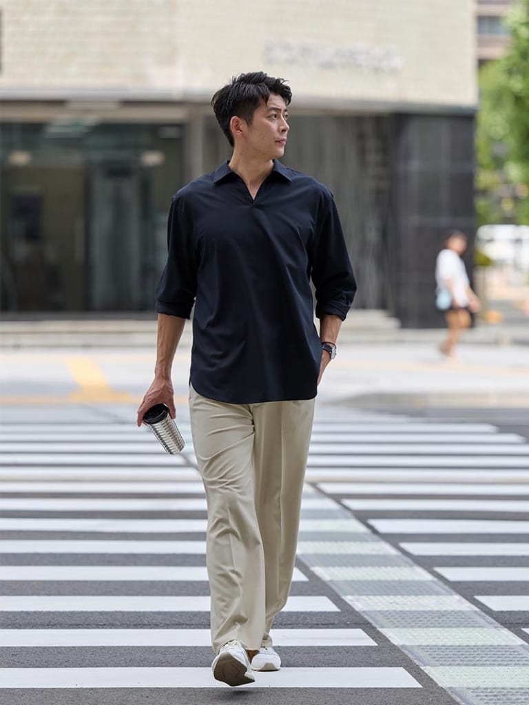 適度にカジュアルな40代ストレートパンツコーデ