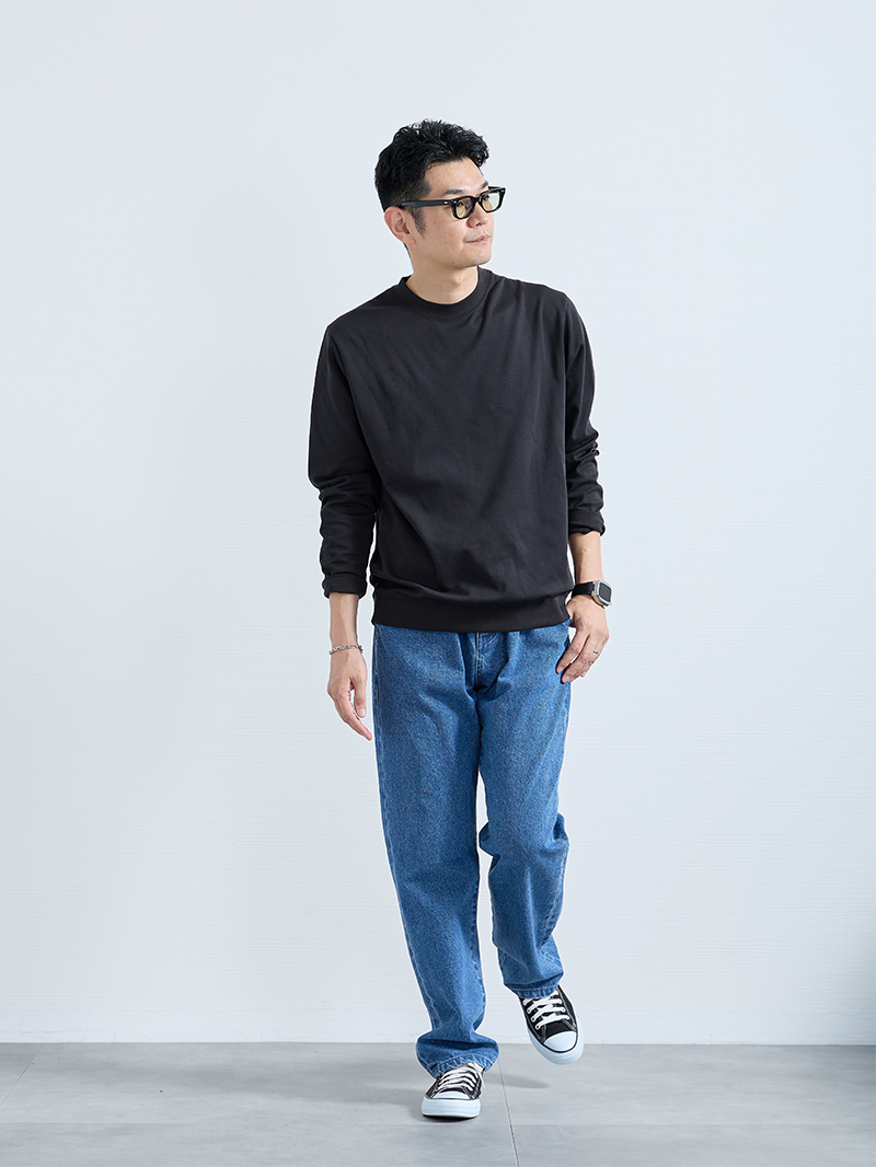 気取らず楽しむ休日デニムスタイル